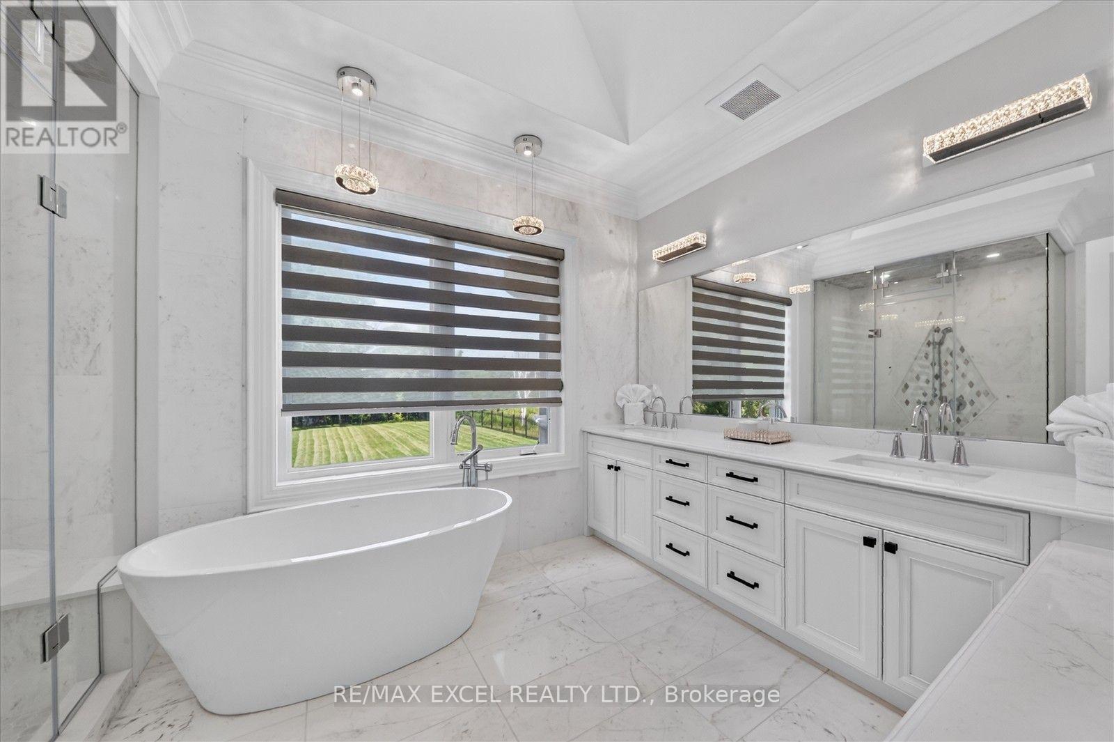 28 Personna Boulevard Property Photo 34
