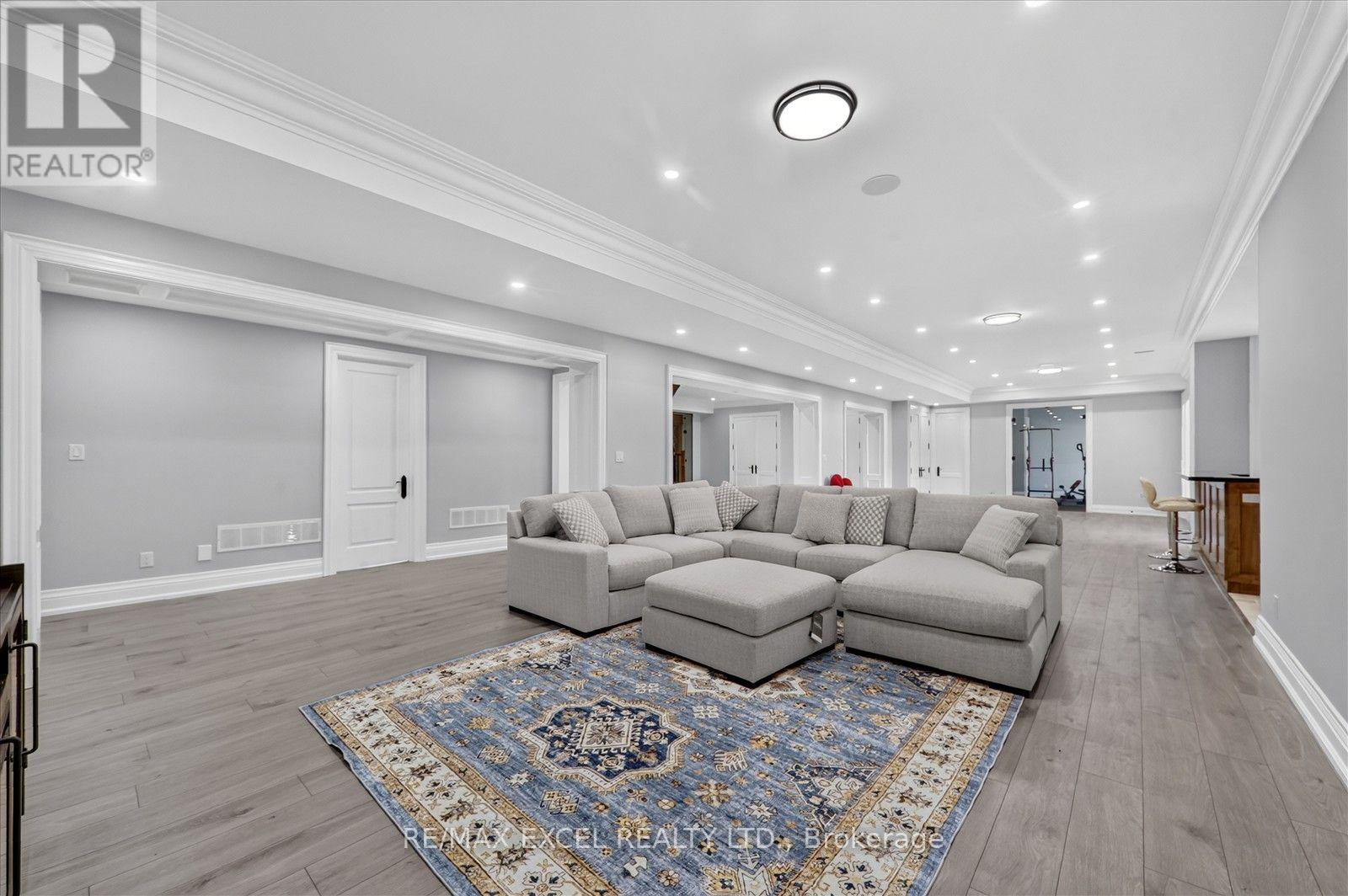 28 Personna Boulevard Property Photo 46