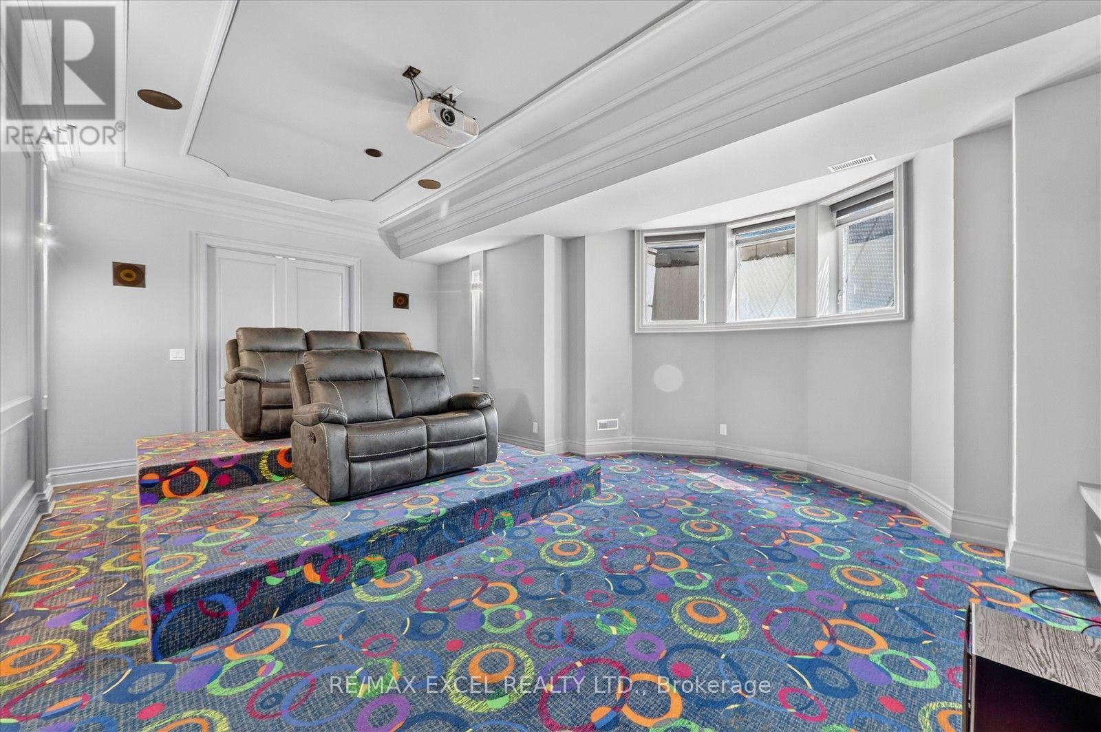 28 Personna Boulevard Property Photo 48