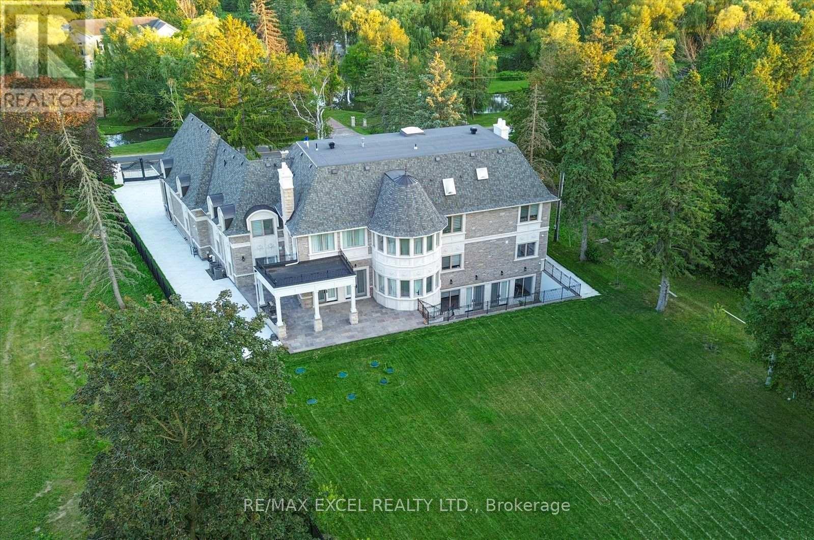 28 Personna Boulevard Property Photo 50