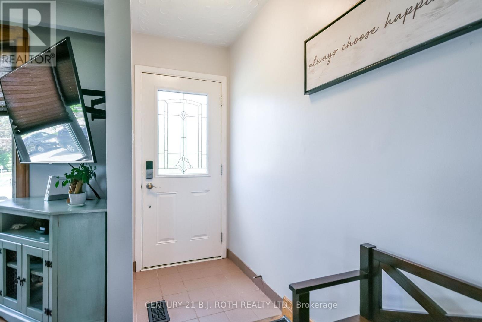 671 Simcoe Road Property Photo 6