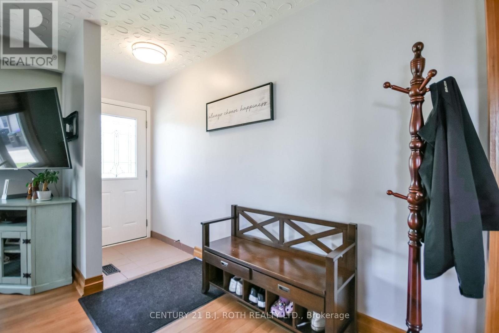 671 Simcoe Road Property Photo 7