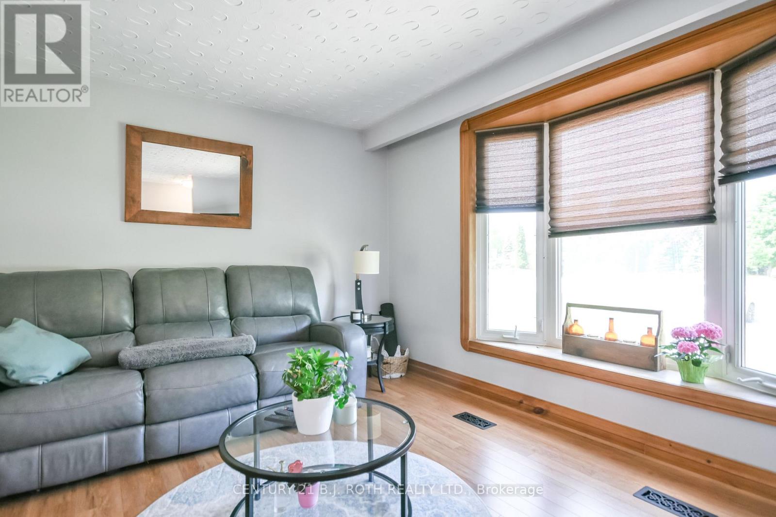 671 Simcoe Road Property Photo 9