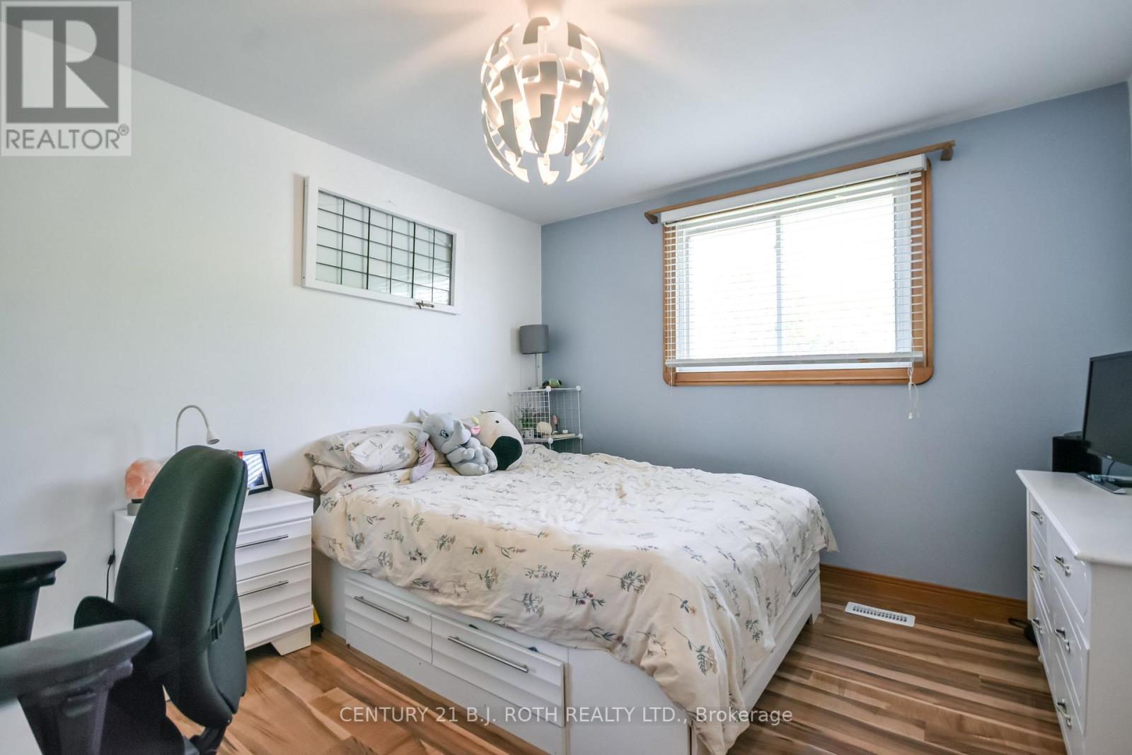 671 Simcoe Road Property Photo 16