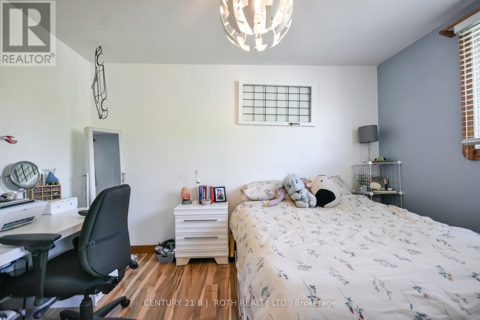 671 Simcoe Road Property Photo 17