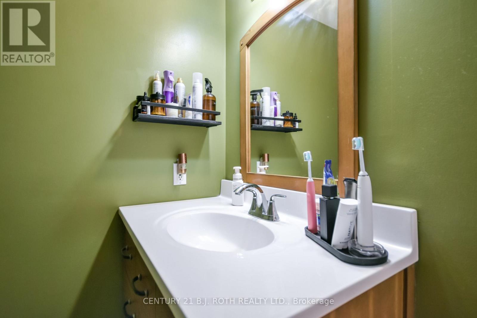 671 Simcoe Road Property Photo 36