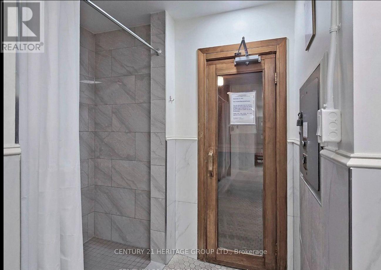 525 - 7805 Bayview Avenue Property Photo 18