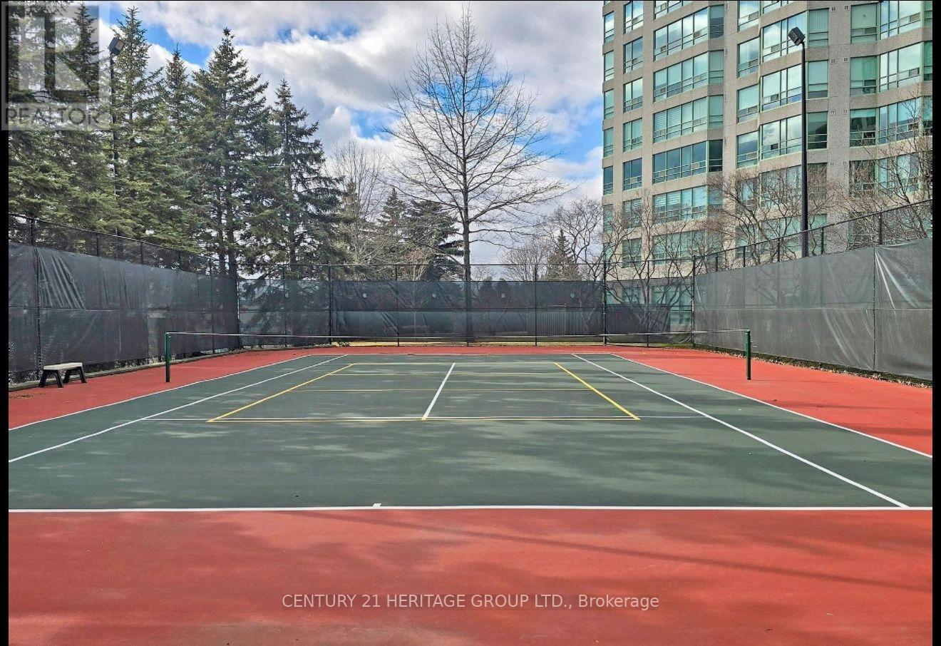 525 - 7805 Bayview Avenue Property Photo 25