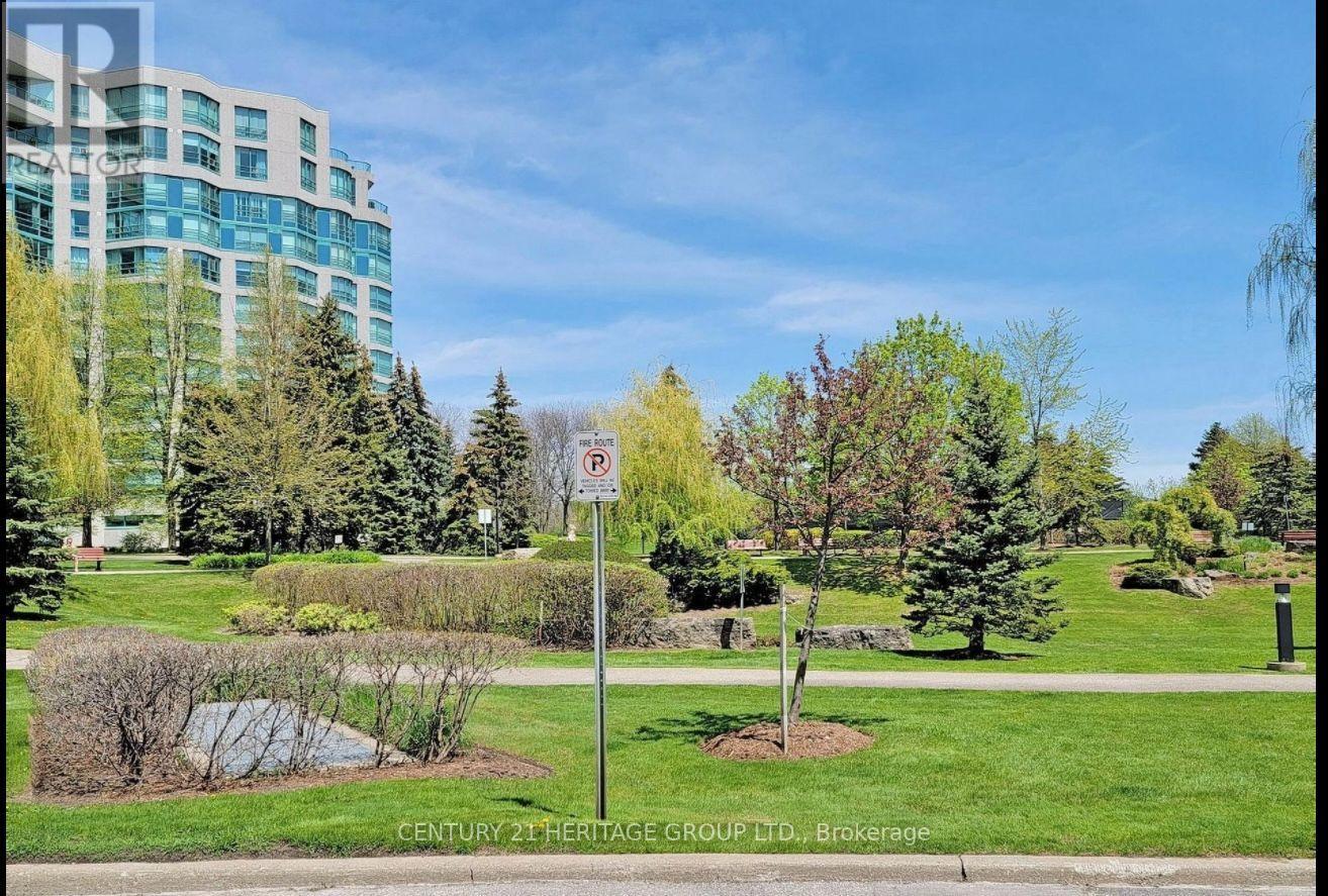 525 - 7805 Bayview Avenue Property Photo 28