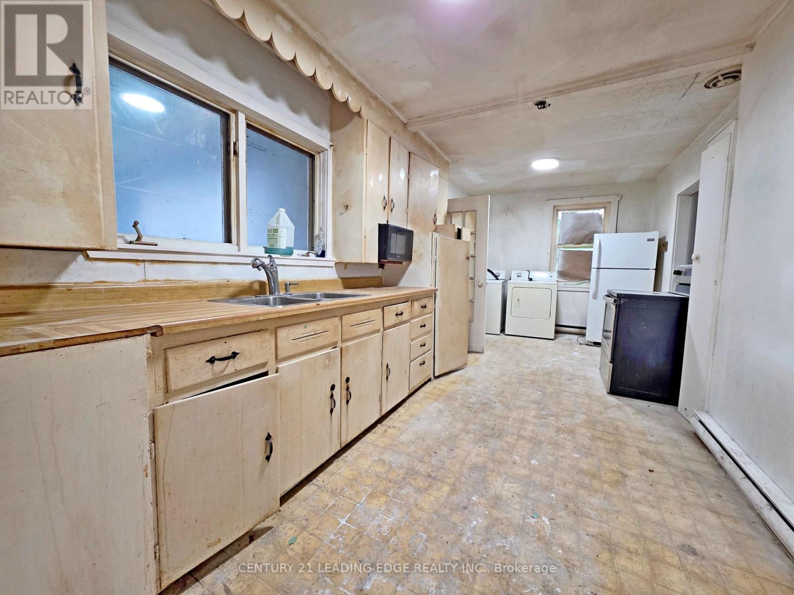 49 High Street Property Photo 7