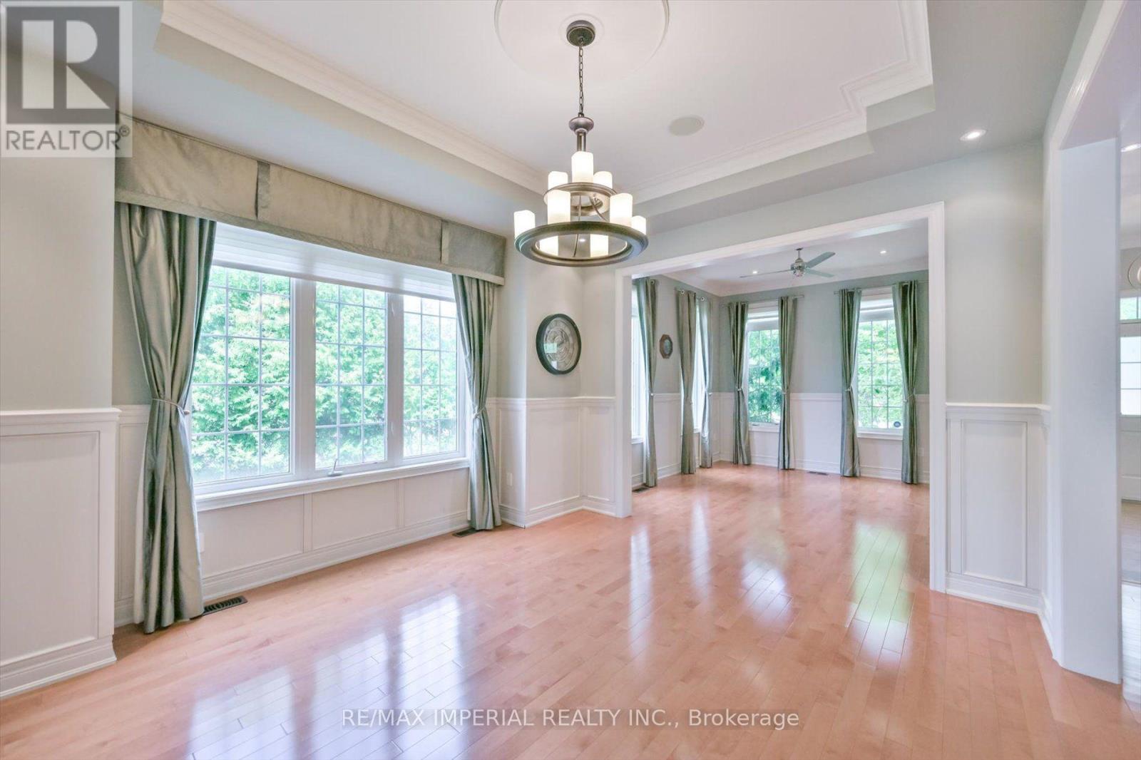 11 Candlelight Drive Property Photo 9