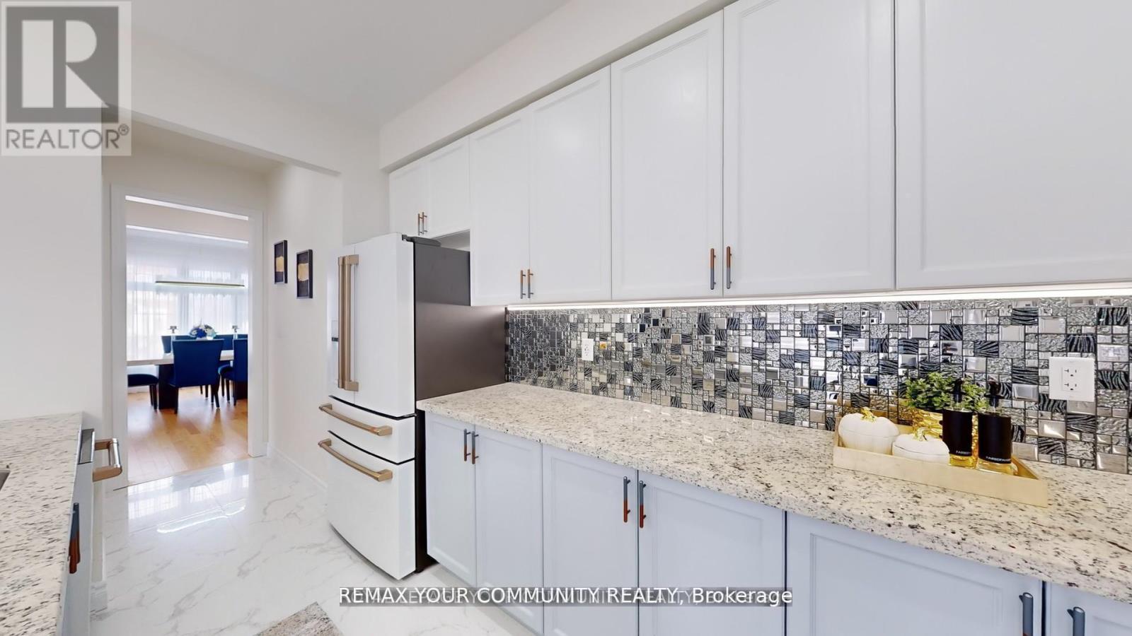 1072 Wickham Road Property Photo 10