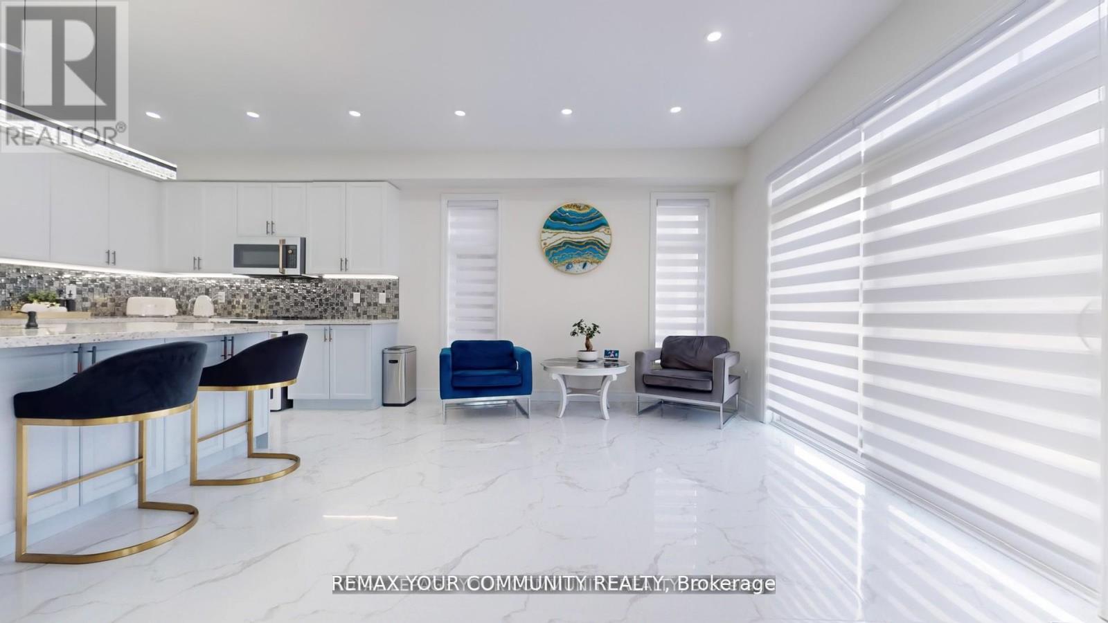 1072 Wickham Road Property Photo 14