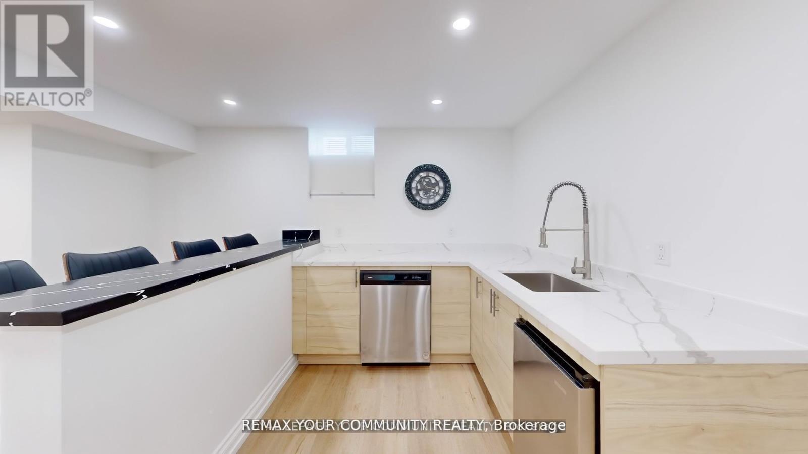 1072 Wickham Road Property Photo 39