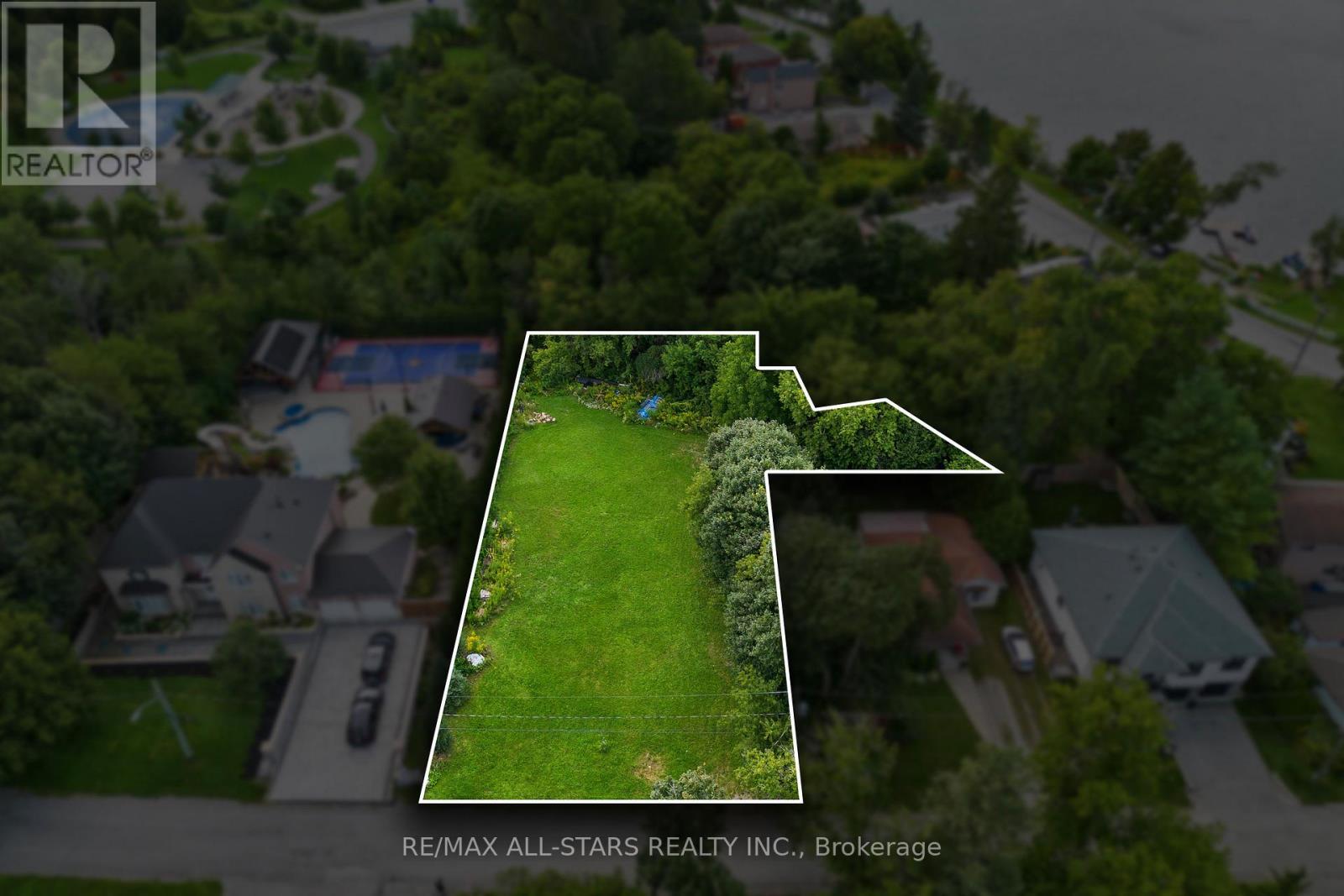 12 Churchill Drive S Property Photo 6