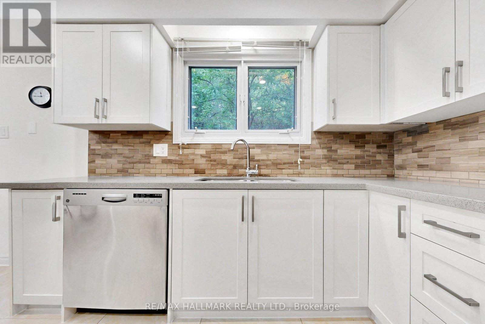 22 Pining Road Property Photo 11