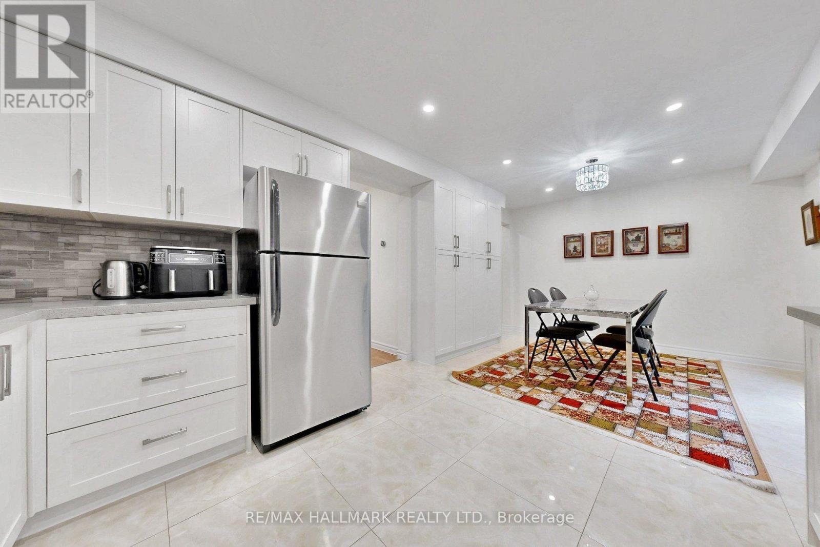 22 Pining Road Property Photo 12