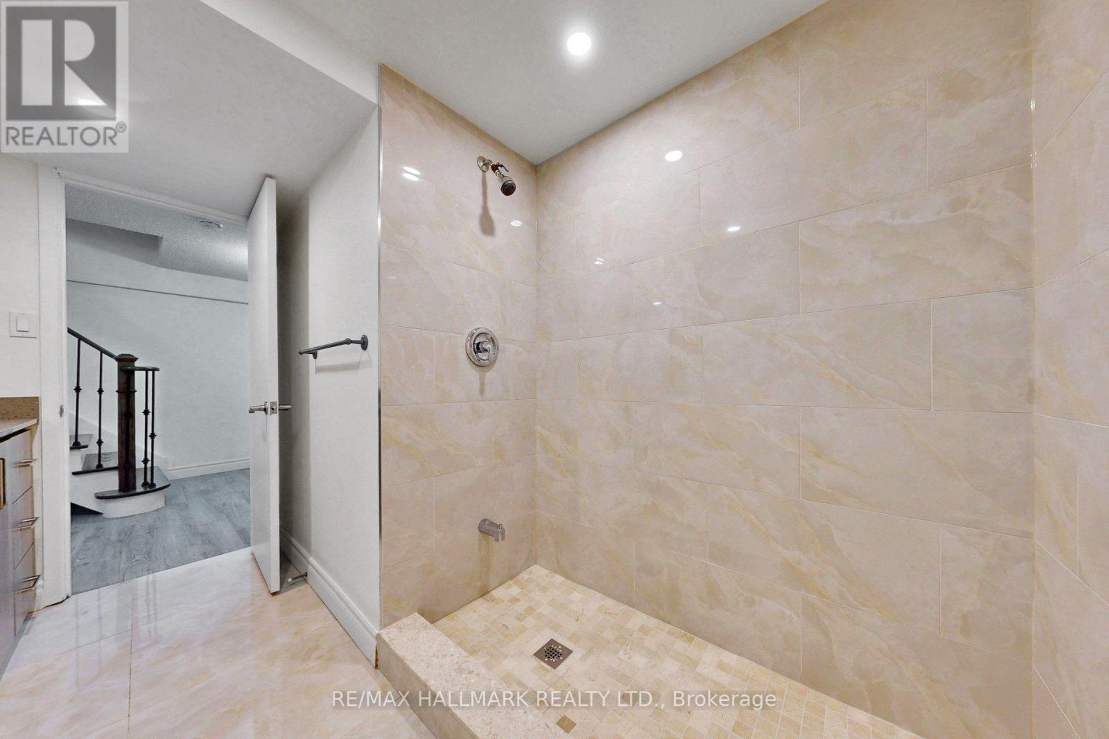 22 Pining Road Property Photo 32