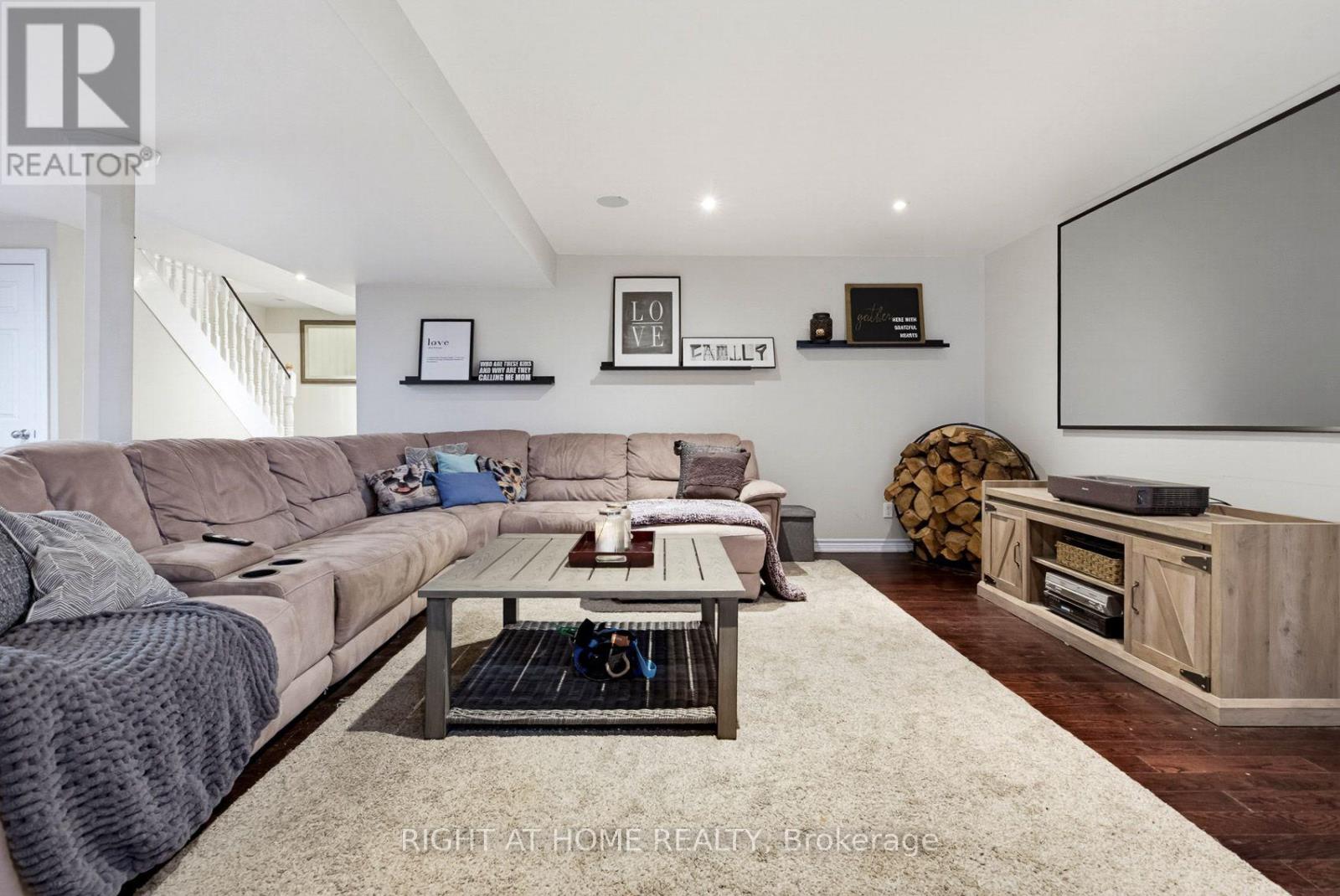 31 Uxbridge Heights Drive Property Photo 27