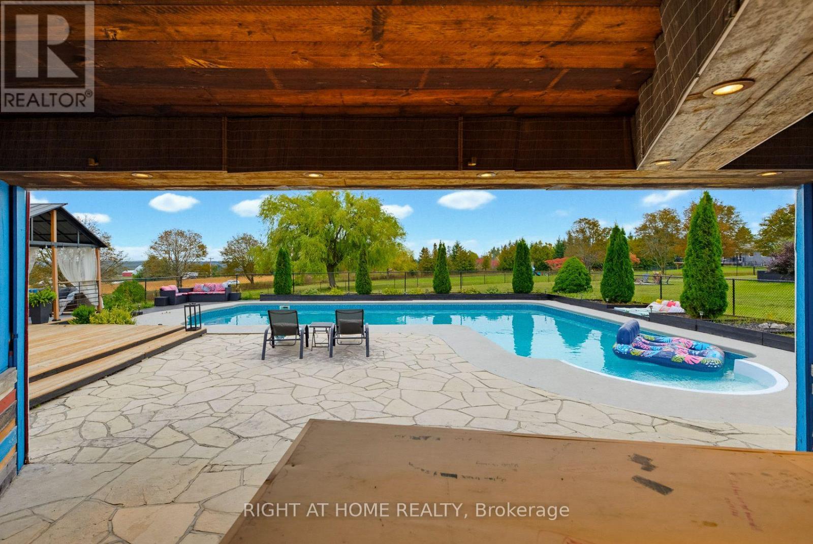 31 Uxbridge Heights Drive Property Photo 45
