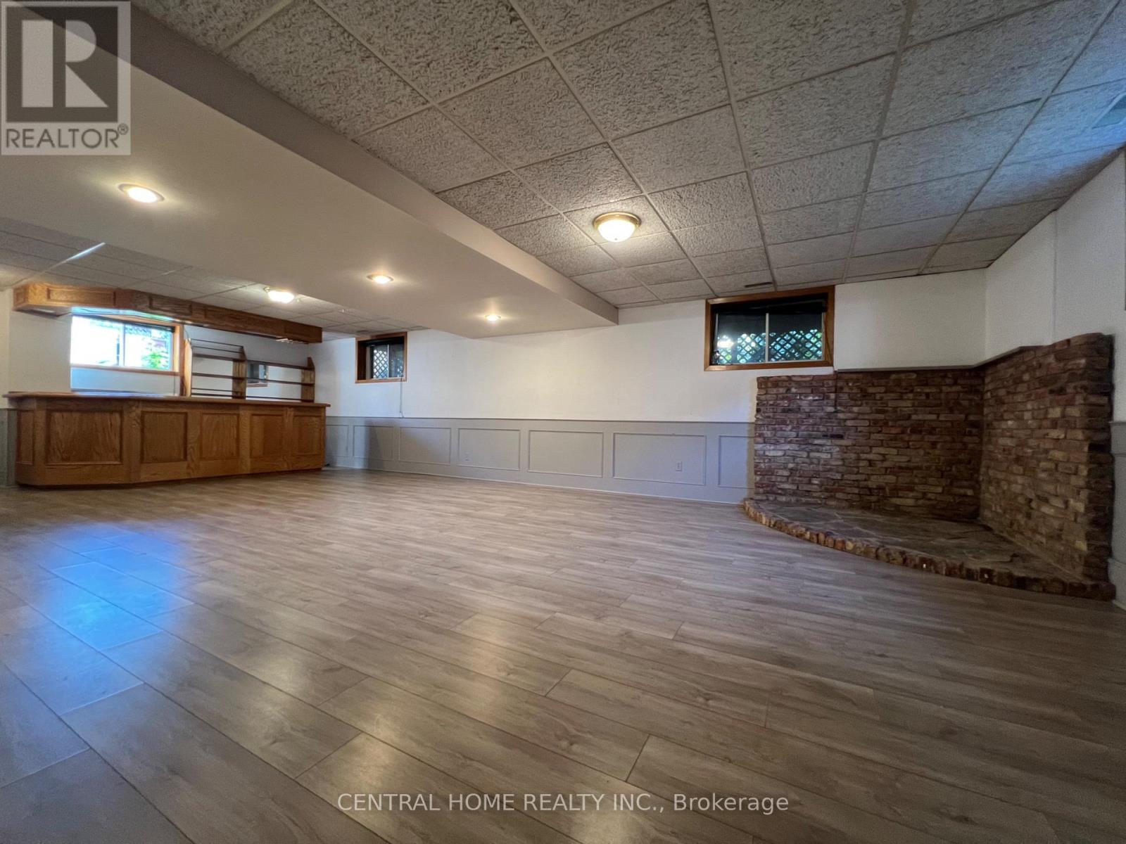 Lower - 299 Lakeview Boulevard Property Photo 3