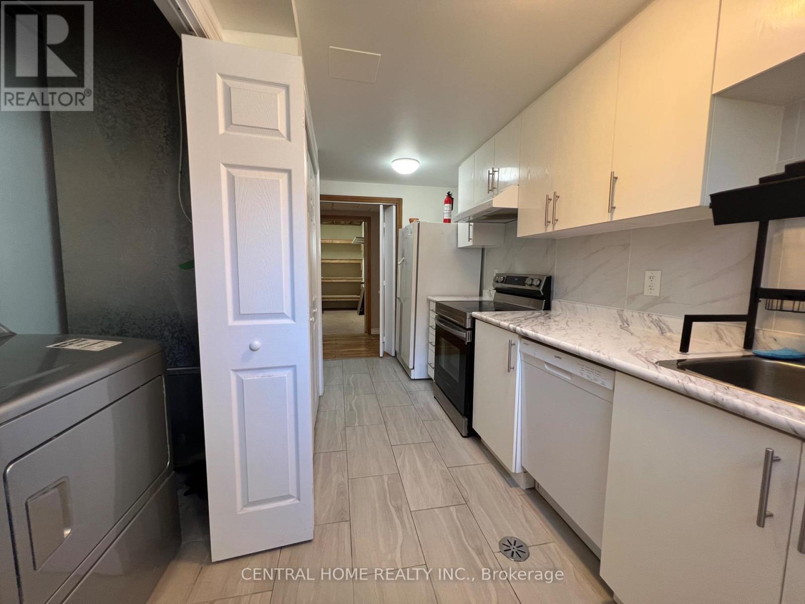Lower - 299 Lakeview Boulevard Property Photo 10