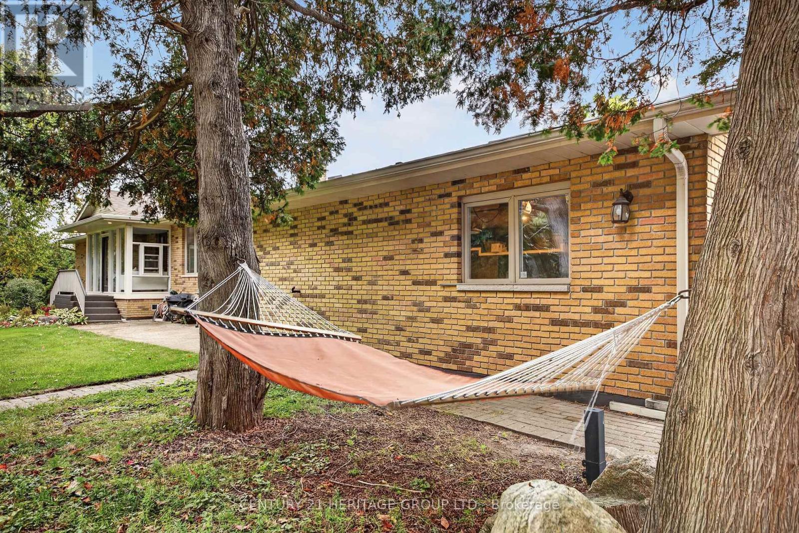1 Arthur Evans Crescent Property Photo 47