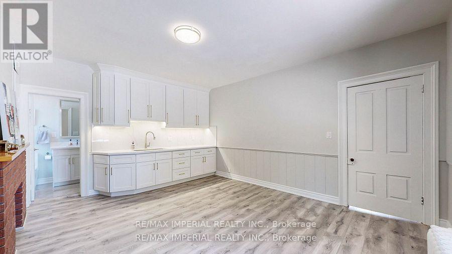 13291 Warden Avenue Property Photo 17