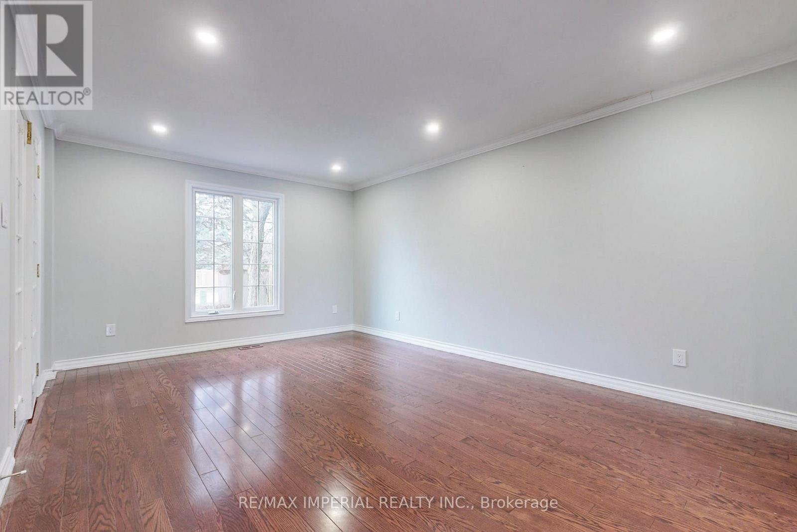 2 Craigleith Crescent Property Photo 3