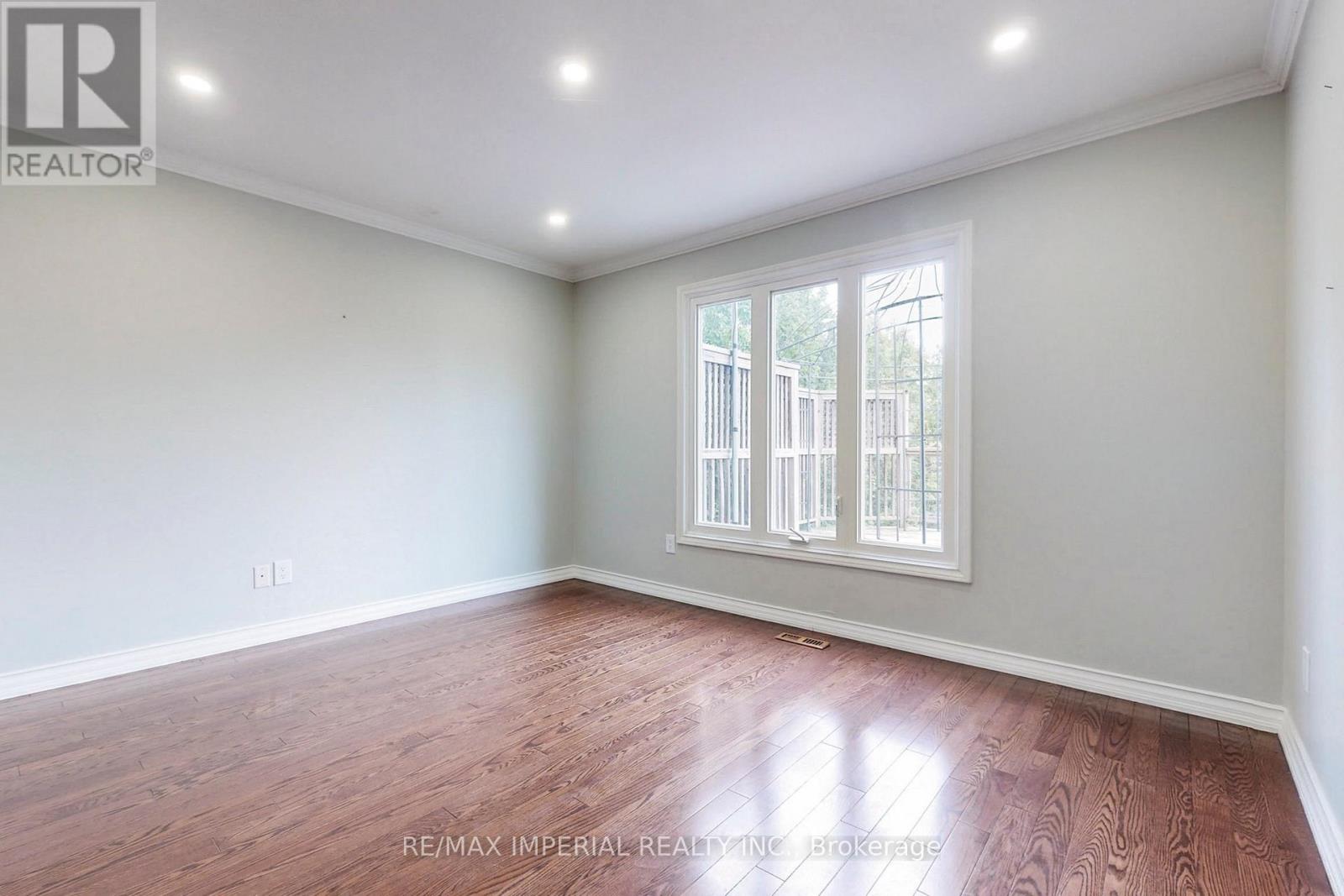 2 Craigleith Crescent Property Photo 6