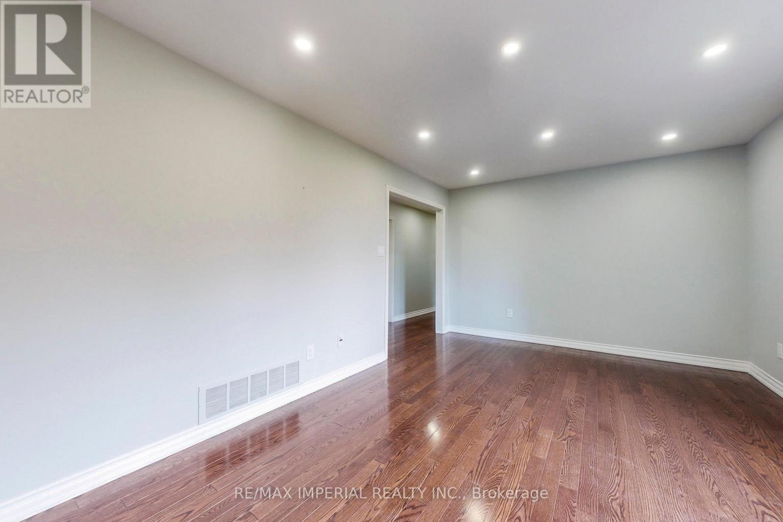 2 Craigleith Crescent Property Photo 10
