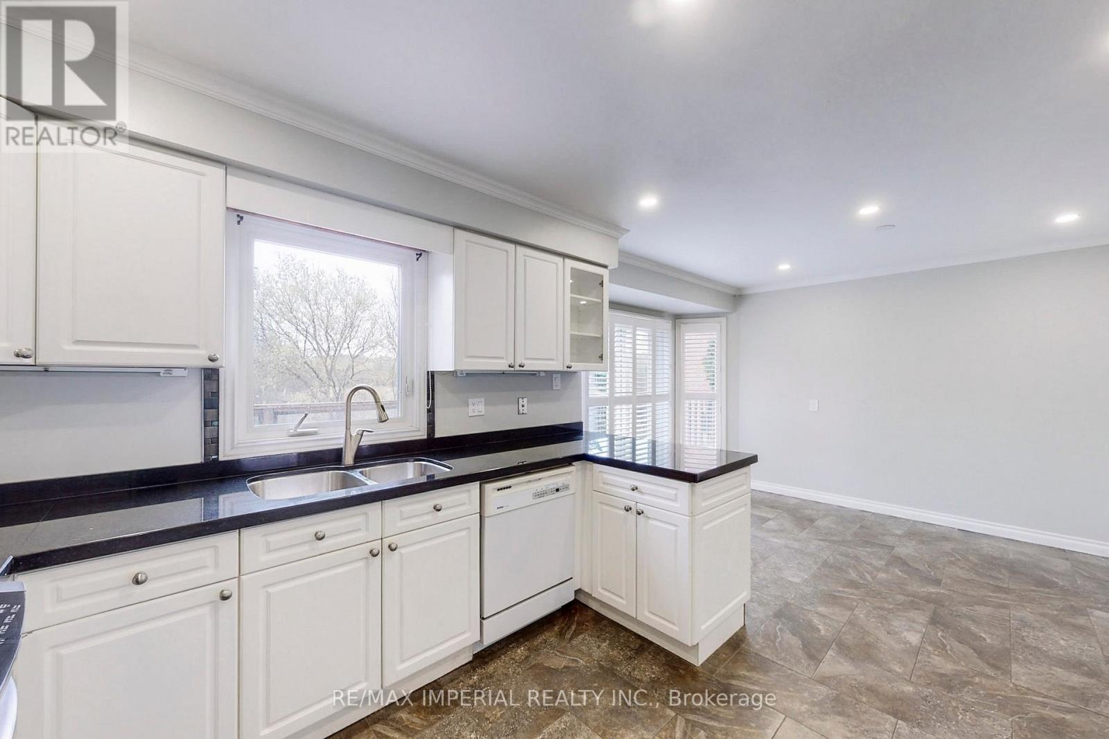 2 Craigleith Crescent Property Photo 12