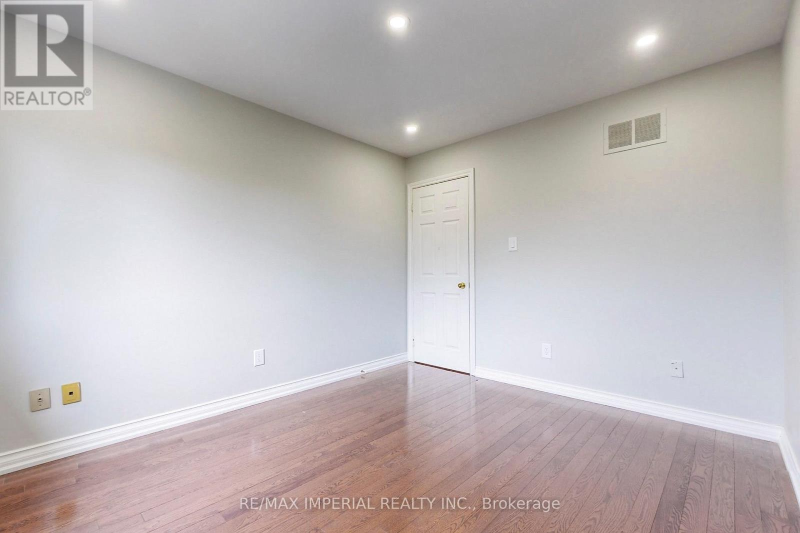 2 Craigleith Crescent Property Photo 29