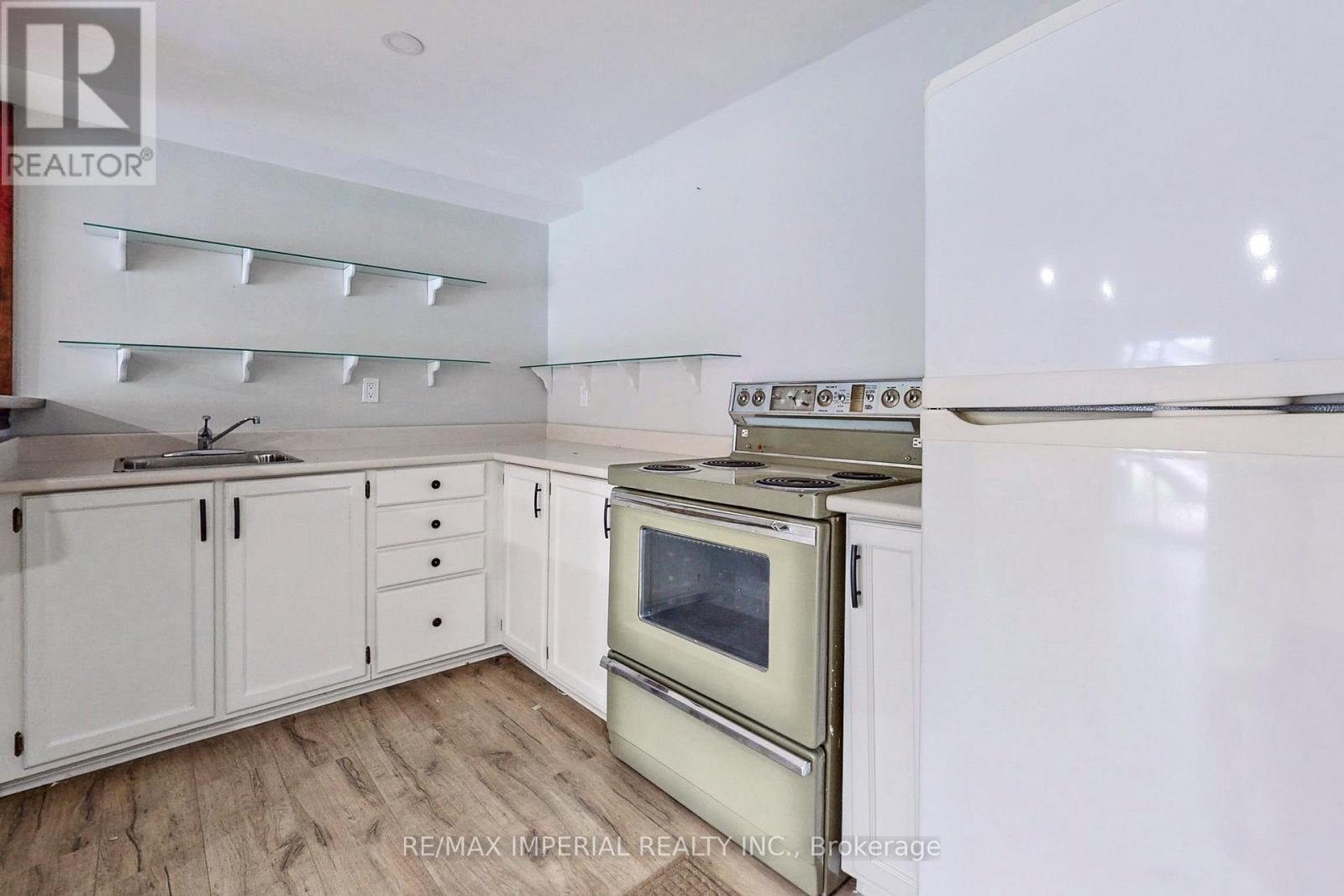 2 Craigleith Crescent Property Photo 35