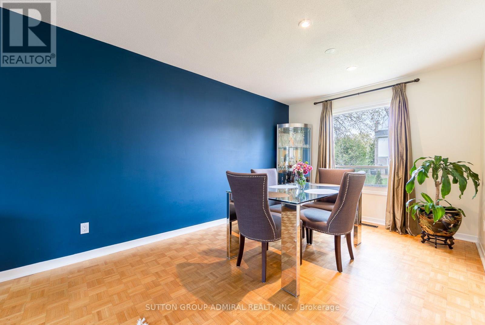 20 Sanderson Crescent Property Photo 8