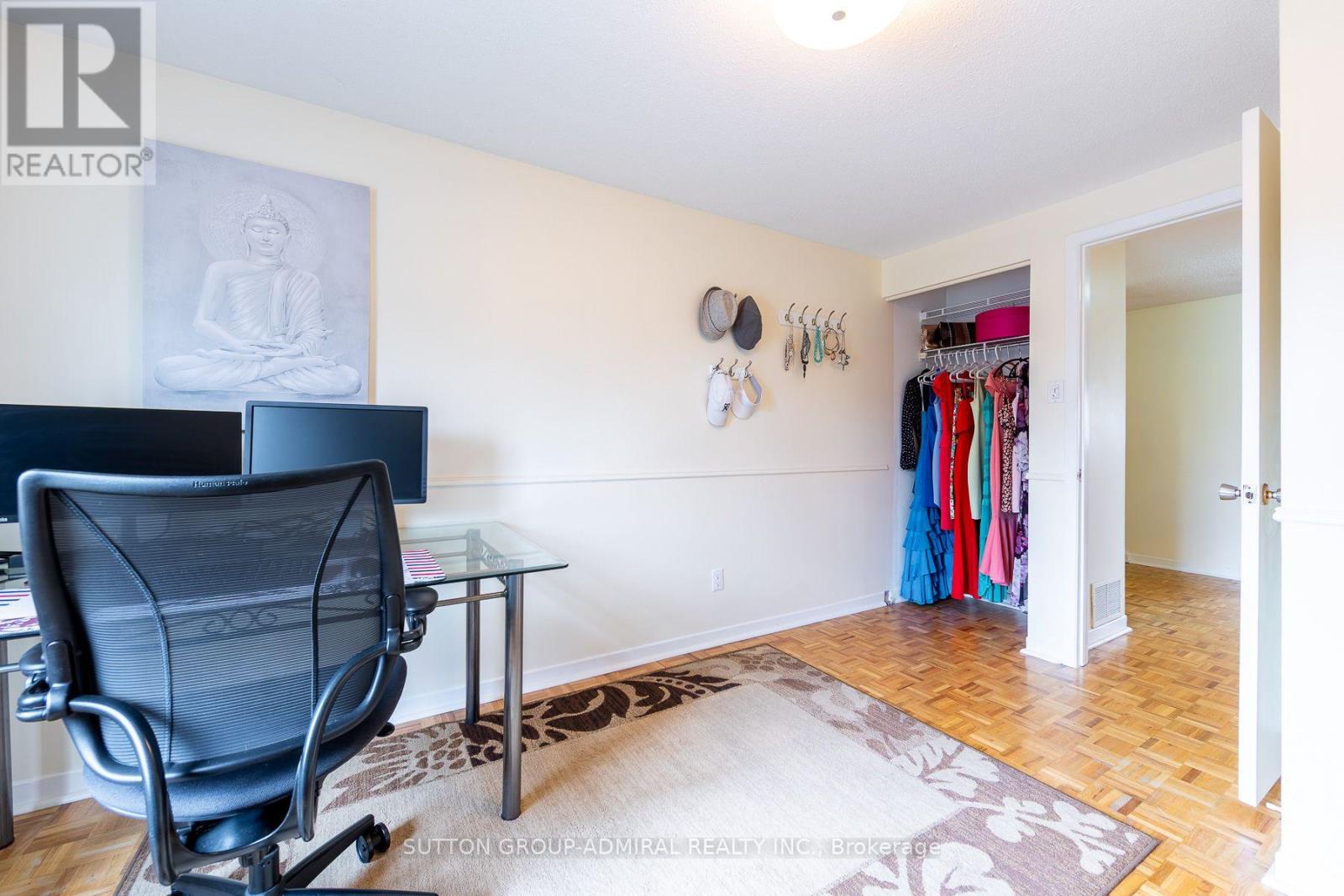 20 Sanderson Crescent Property Photo 22