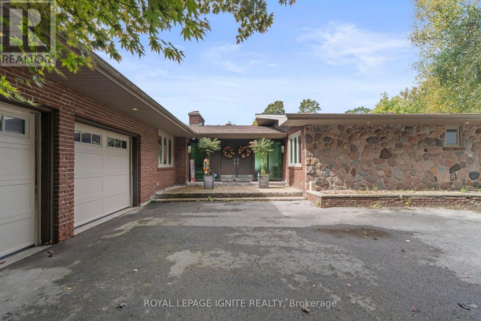 8 Ridgevale Drive Property Photo 3