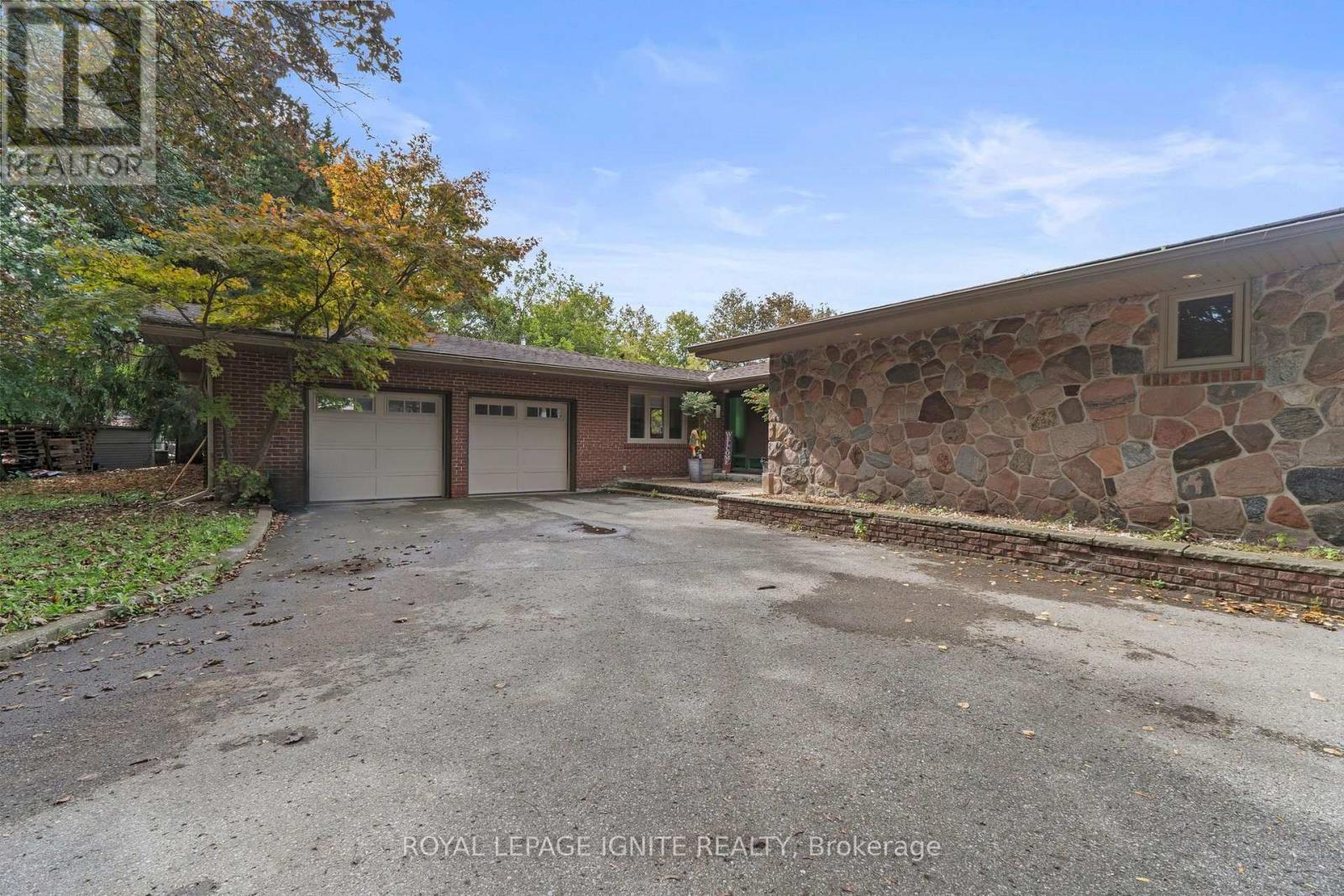 8 Ridgevale Drive Property Photo 4