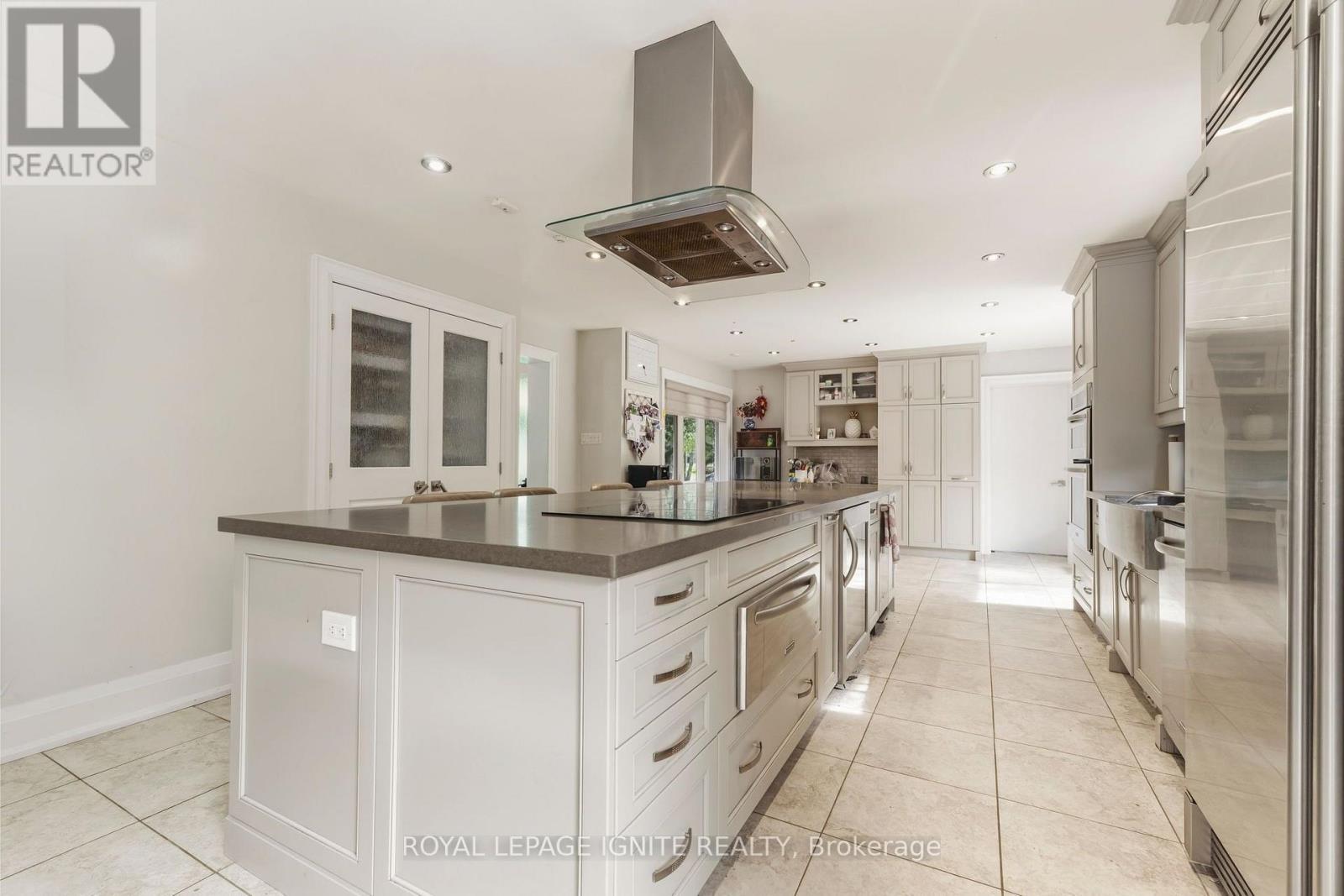 8 Ridgevale Drive Property Photo 12