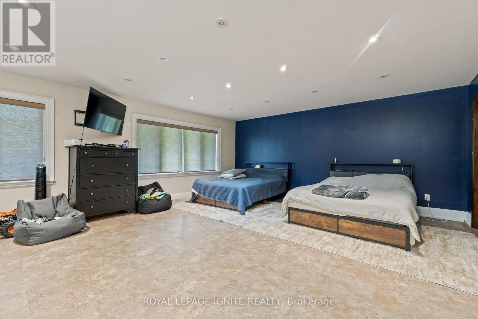 8 Ridgevale Drive Property Photo 35