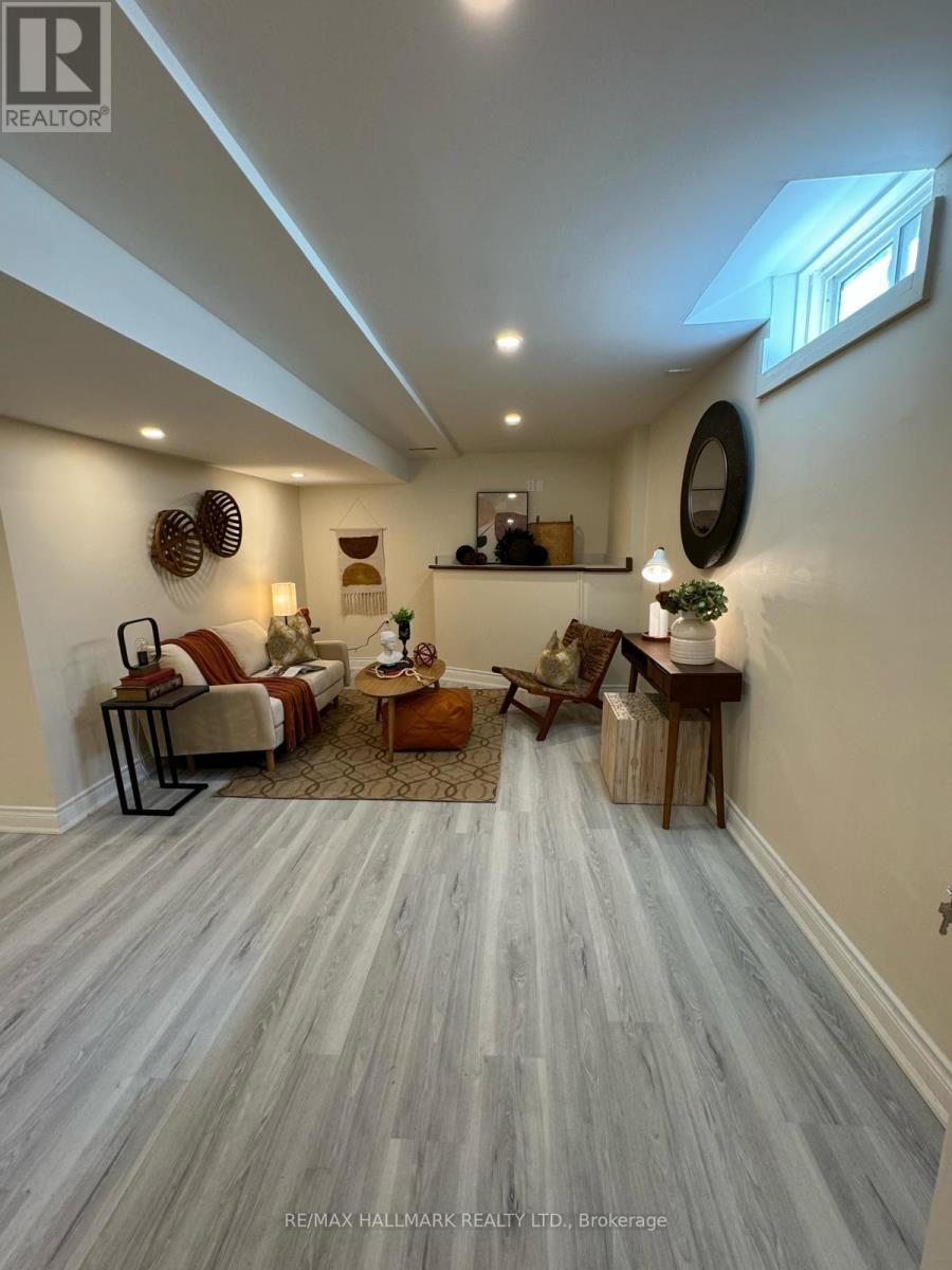 Room 2 - 248 Crossland Gate Property Photo 1