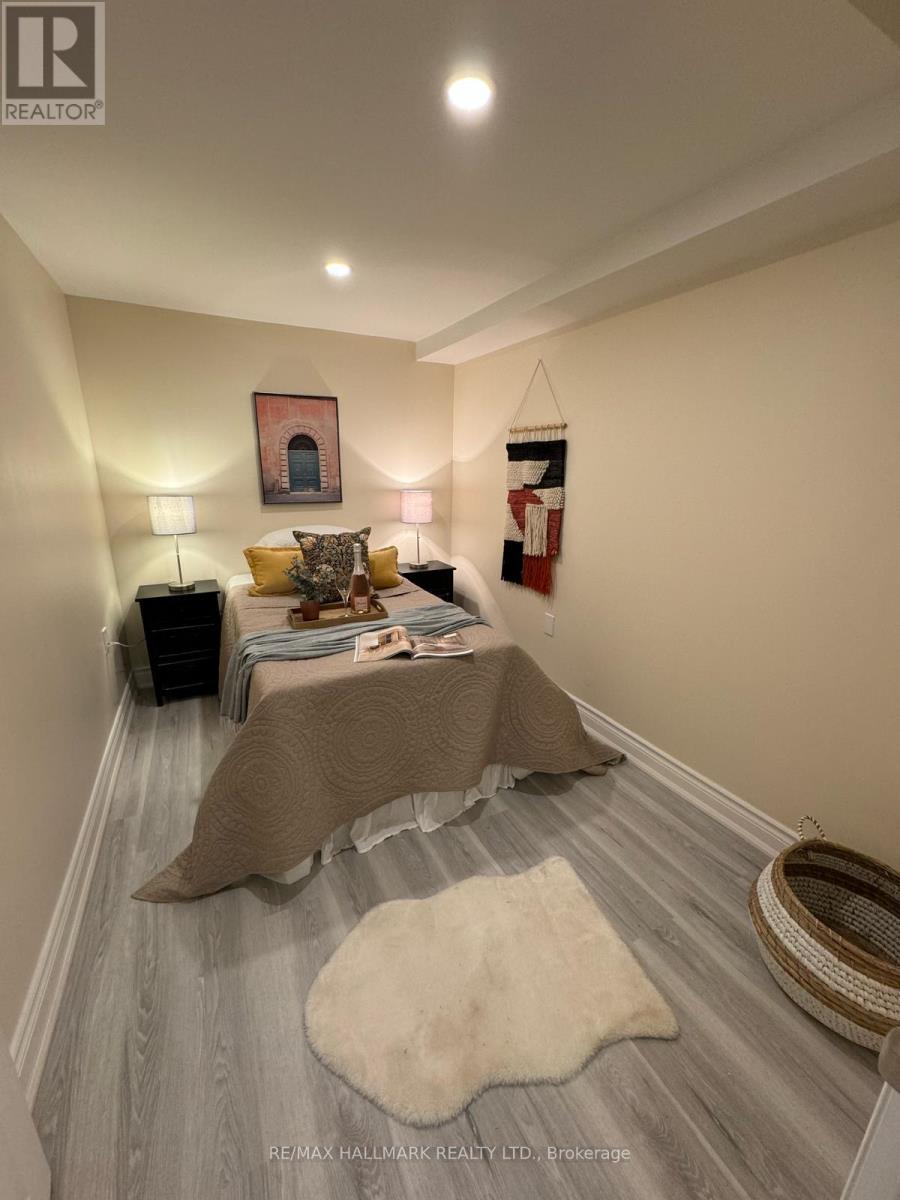 Room 2 - 248 Crossland Gate Property Photo 2