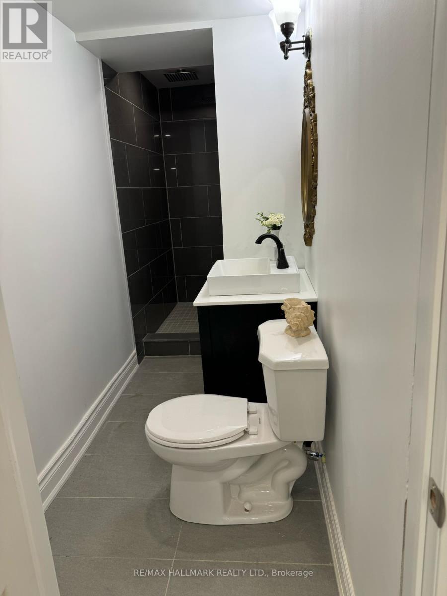 Room 2 - 248 Crossland Gate Property Photo 4