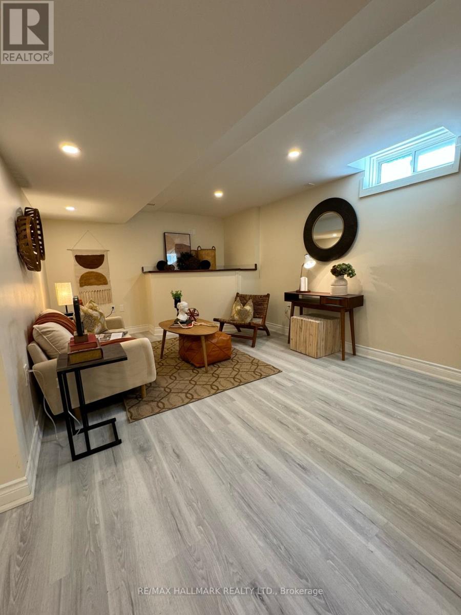 Room 2 - 248 Crossland Gate Property Photo 5
