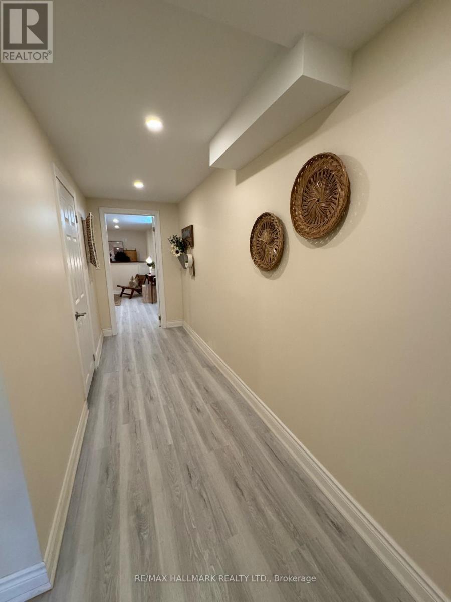 Room 2 - 248 Crossland Gate Property Photo 6