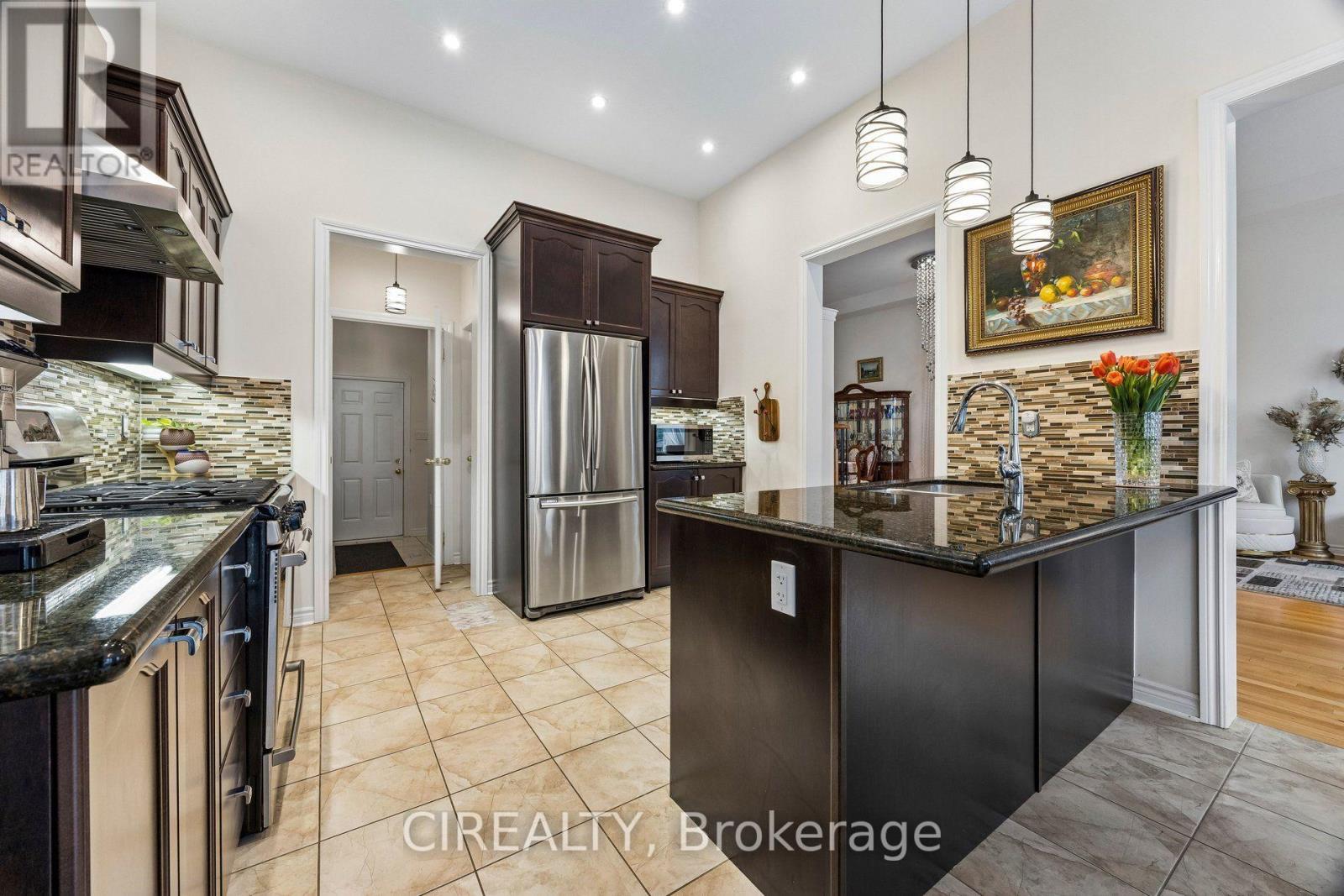 289 Chatfield Drive Property Photo 14