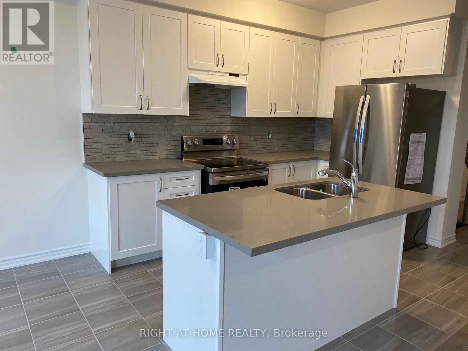 2250 Grainger Loop Property Photo 2