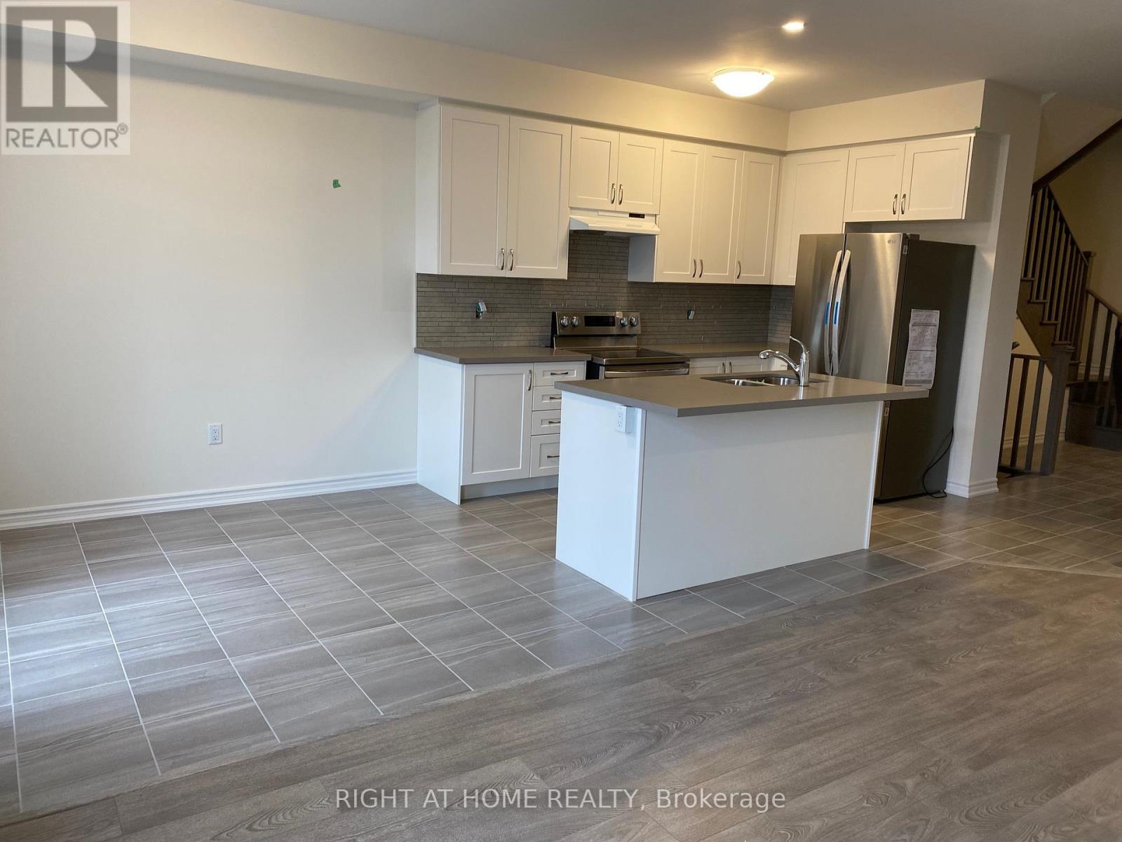 2250 Grainger Loop Property Photo 4
