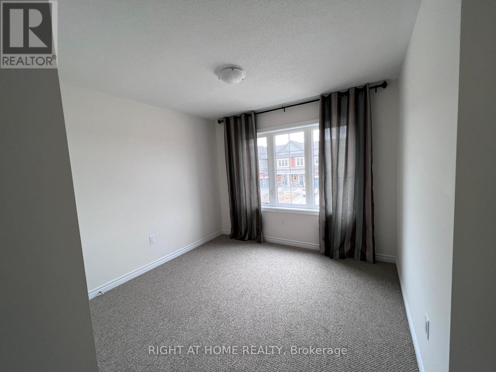 2250 Grainger Loop Property Photo 6
