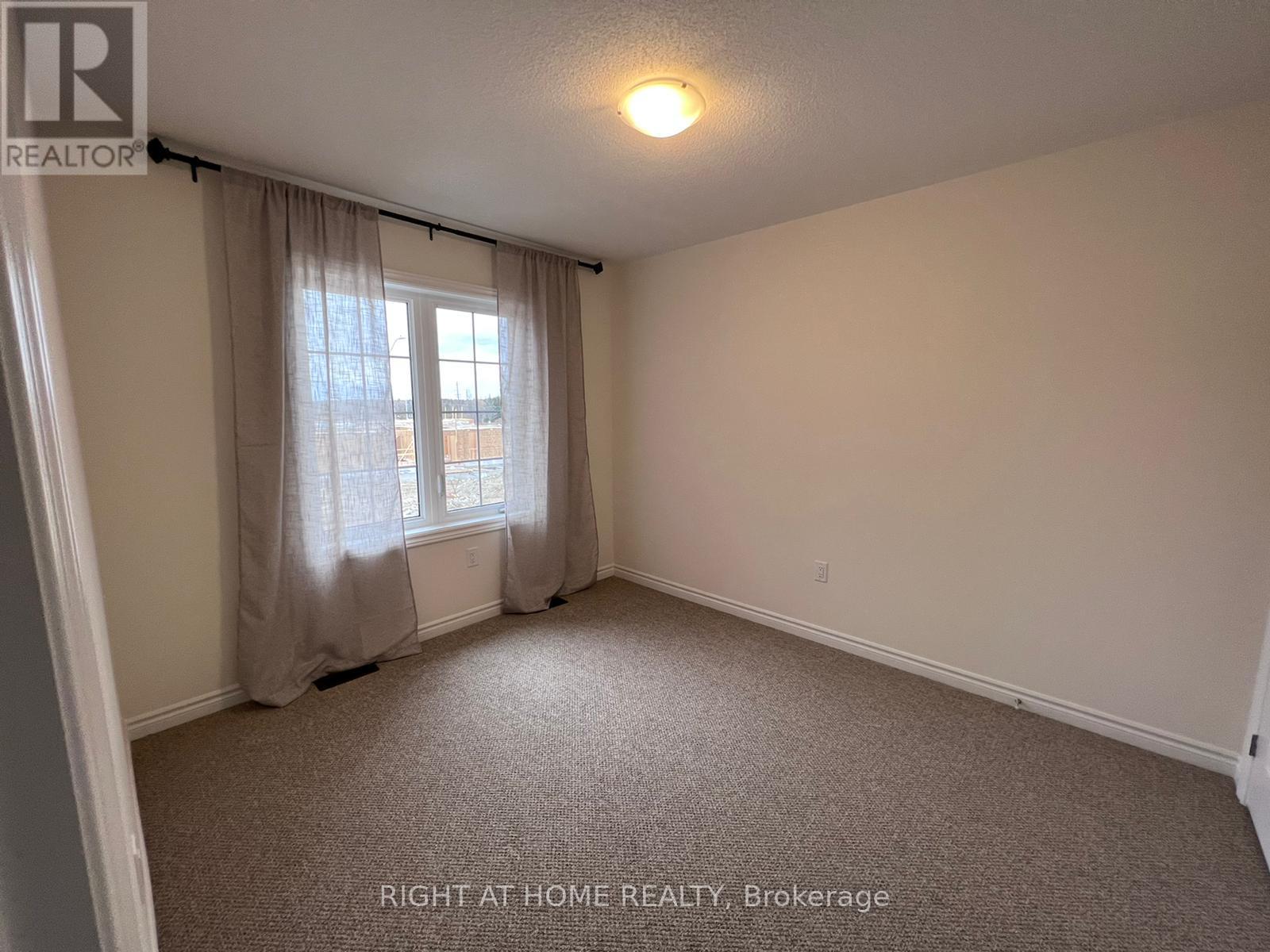 2250 Grainger Loop Property Photo 7